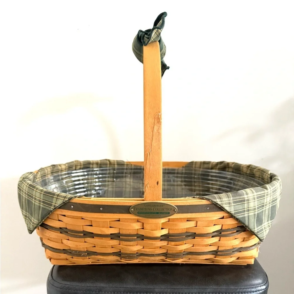 1998 Longaberger Traditions Collections Hospitality Basket w/Green Plaid Liner
